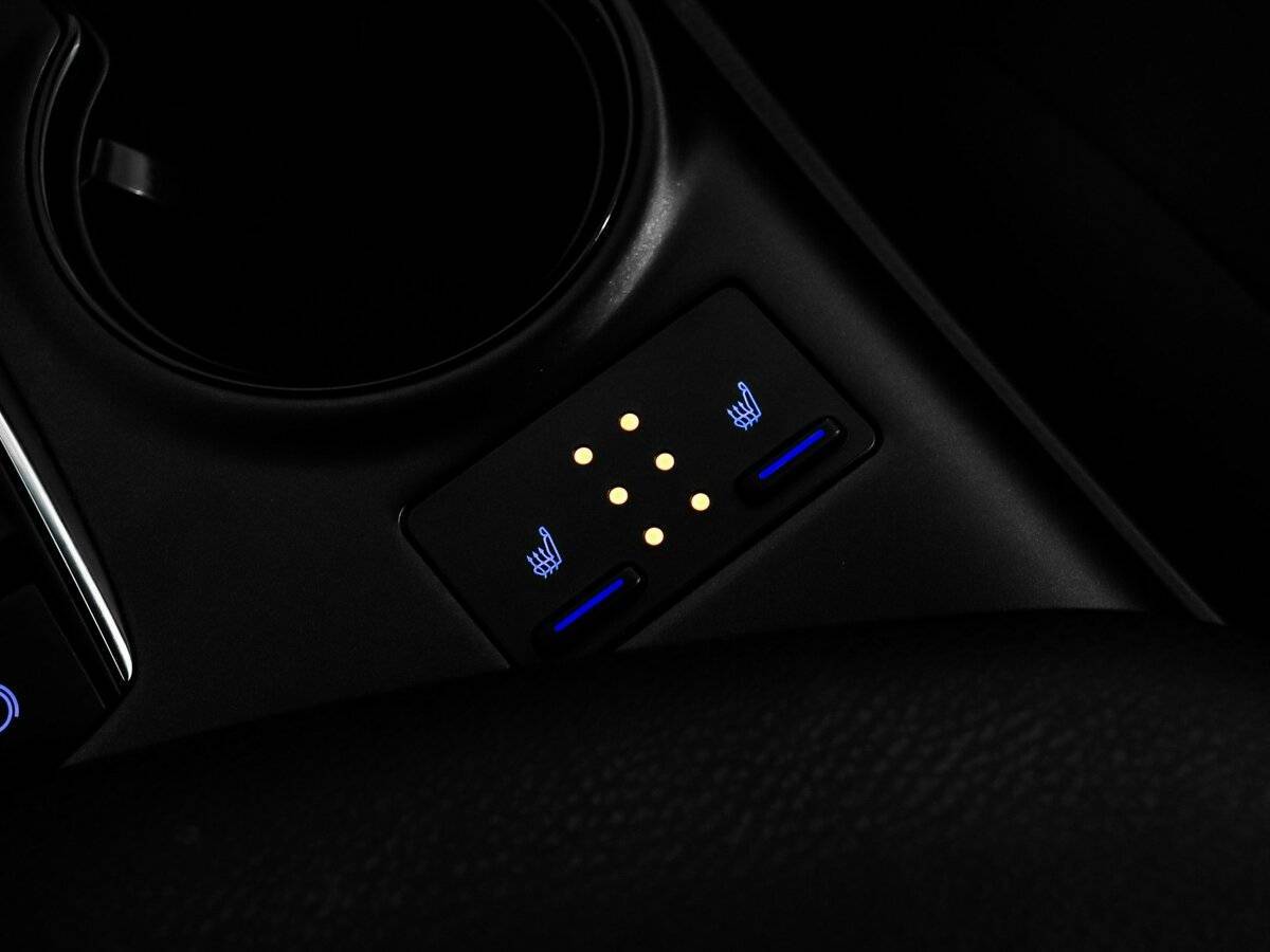 Купить Toyota Camry с пробегом. Фото: #18