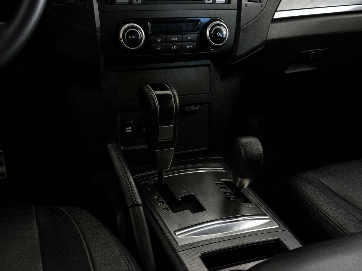 Купить Mitsubishi Pajero с пробегом. Фото: #9