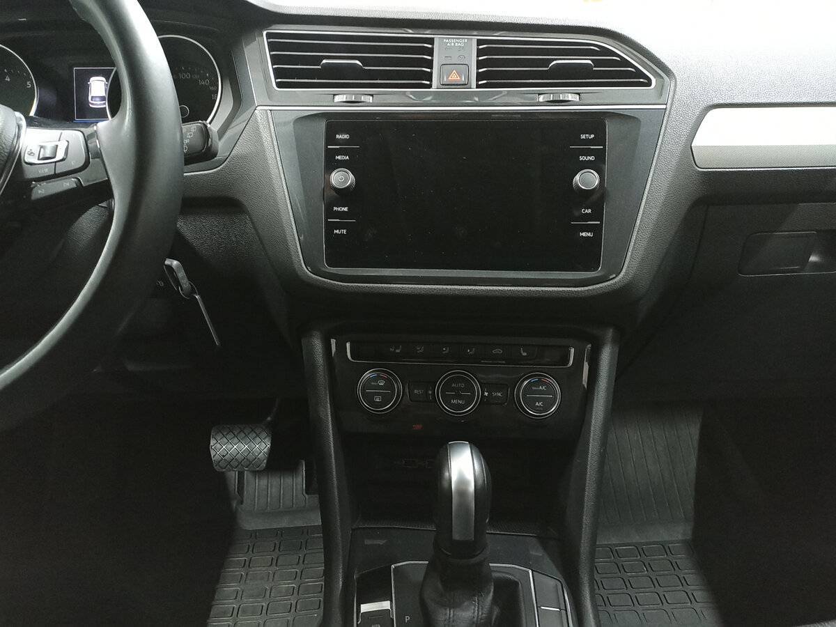 Купить Volkswagen Tiguan с пробегом. Фото: #14