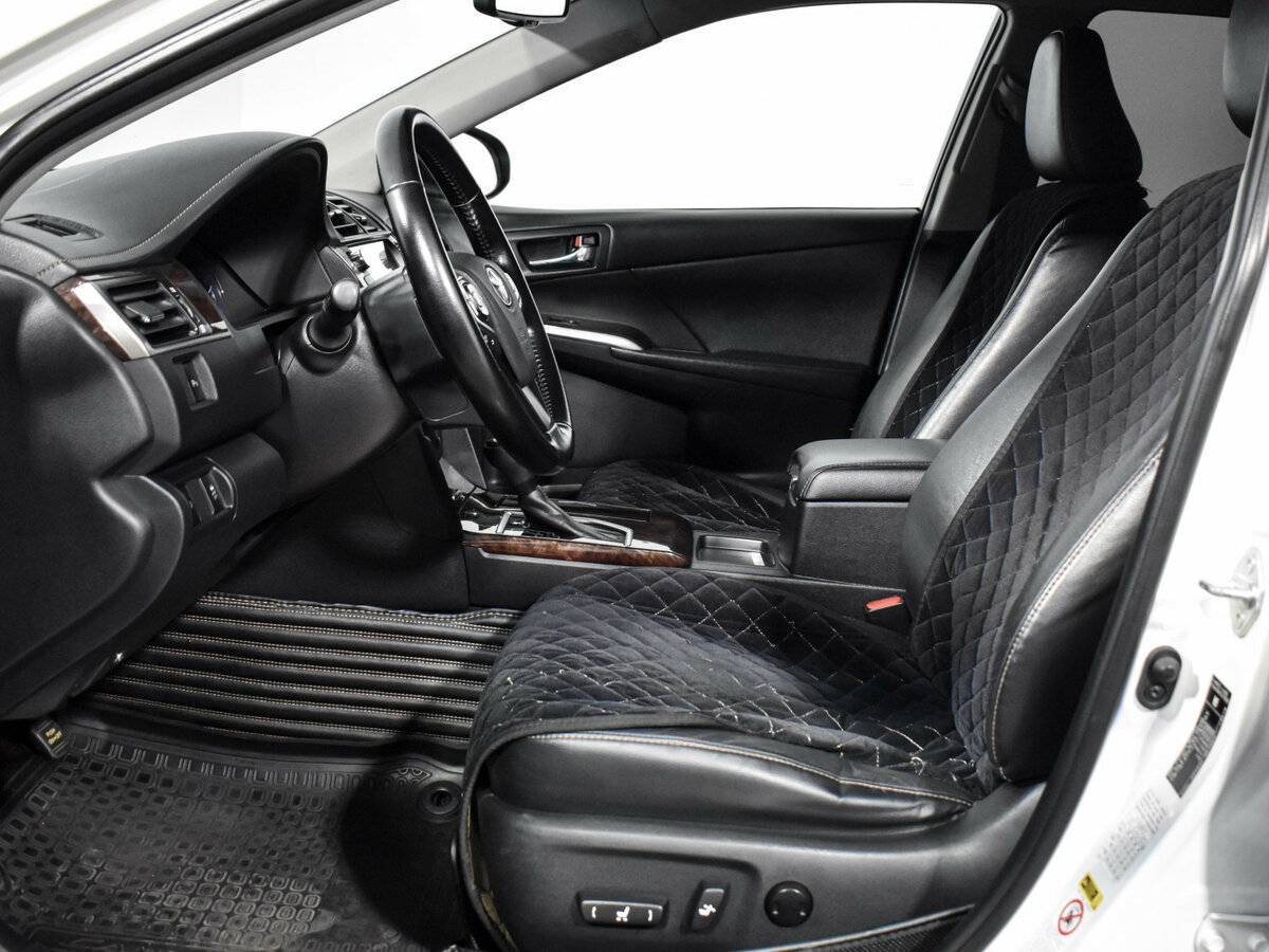 Купить Toyota Camry с пробегом. Фото: #10