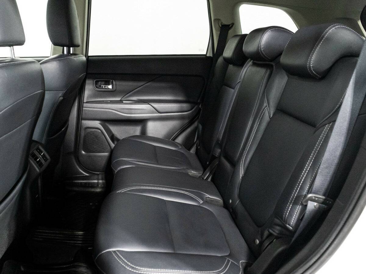 Купить Mitsubishi Outlander с пробегом. Фото: #9