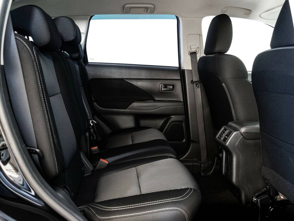 Купить Mitsubishi Outlander с пробегом. Фото: #16