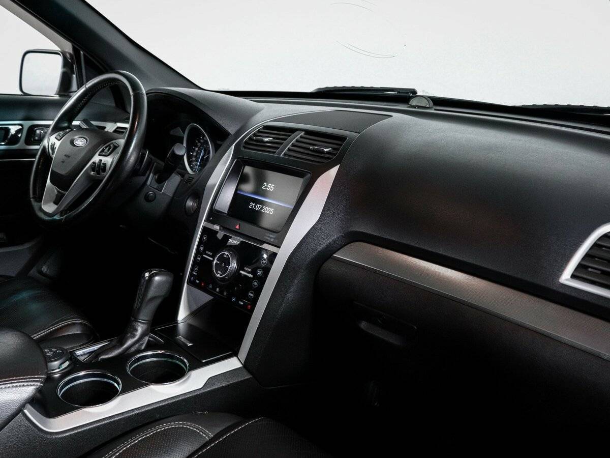 Купить Ford Explorer с пробегом. Фото: #7