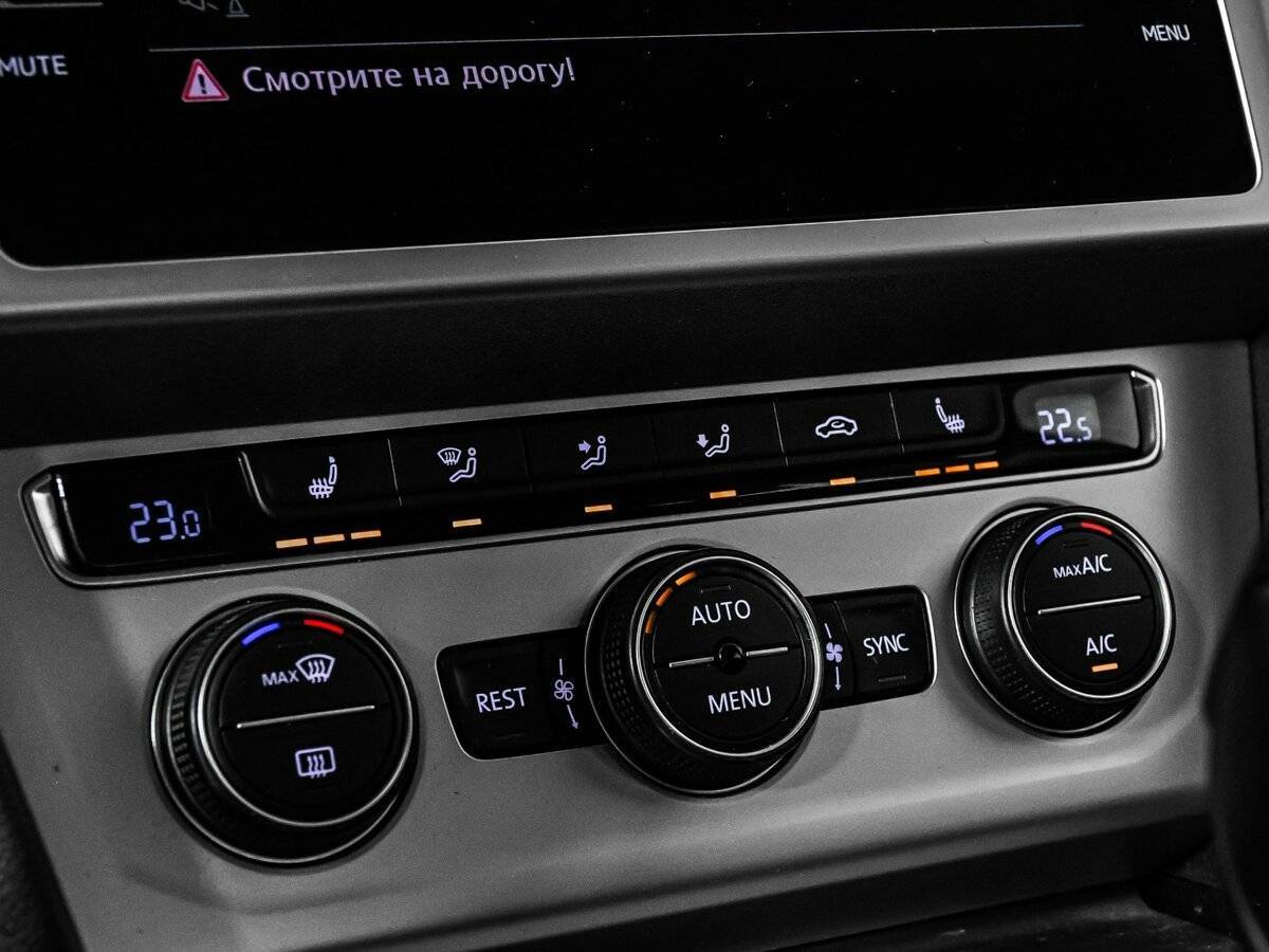 Купить Volkswagen Passat с пробегом. Фото: #16