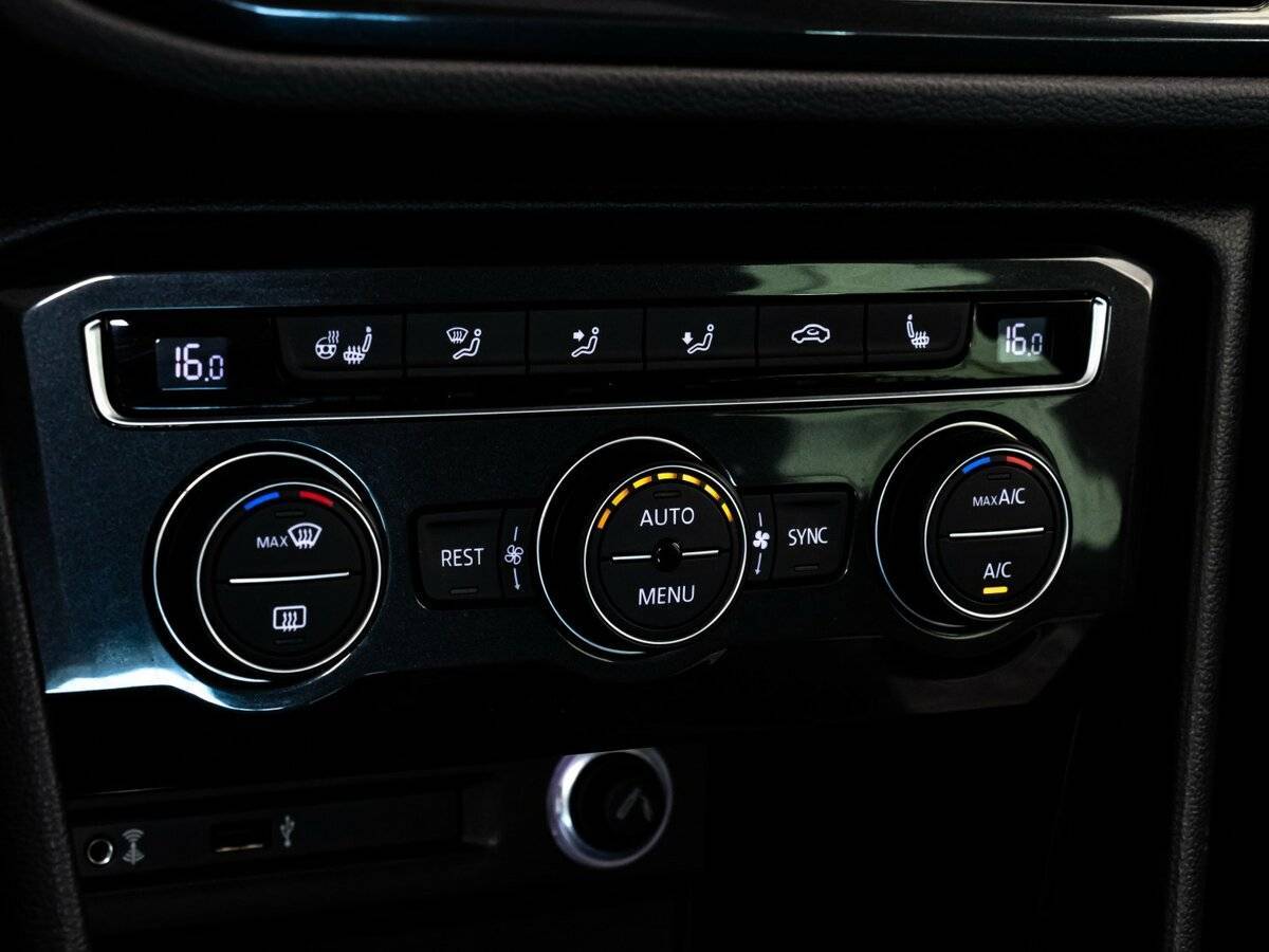 Купить Volkswagen Tiguan с пробегом. Фото: #13