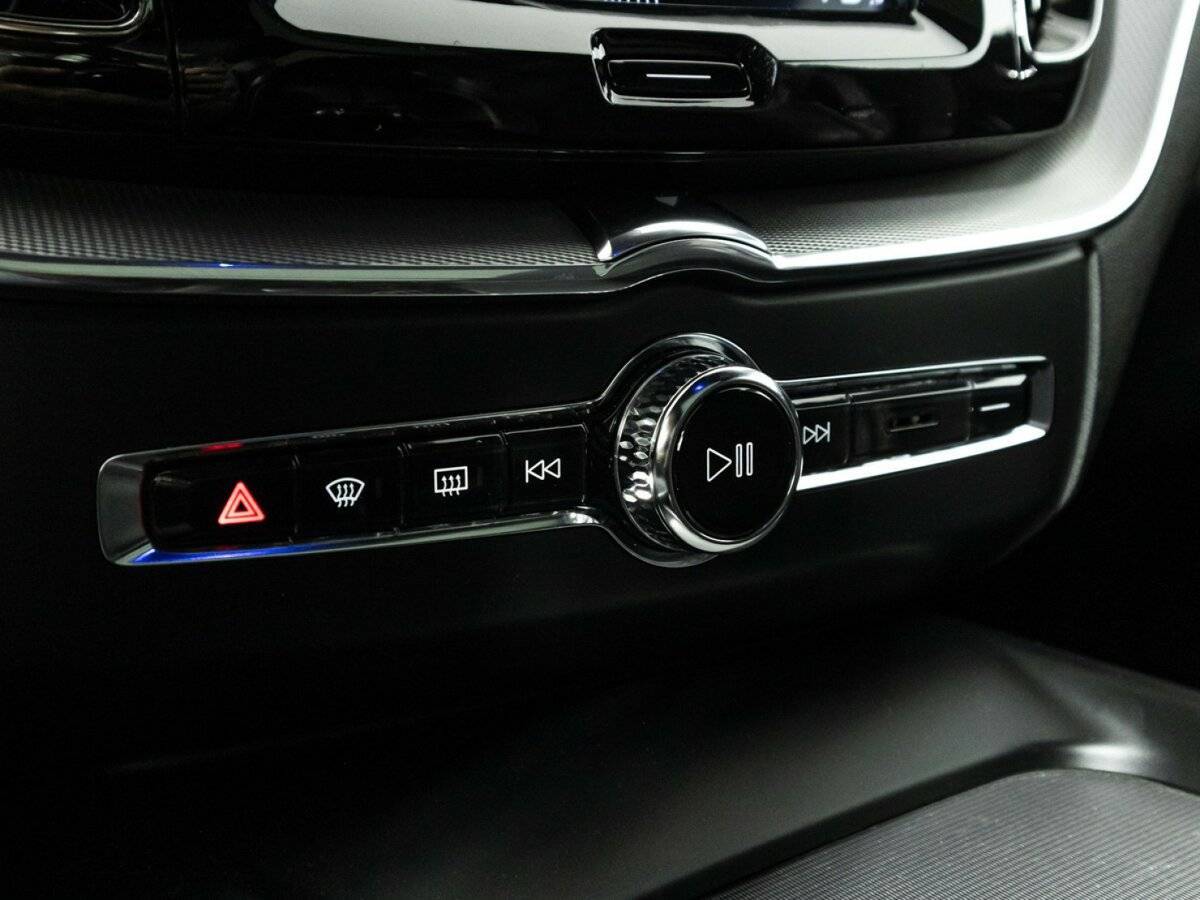 Купить Volvo XC60 с пробегом. Фото: #21
