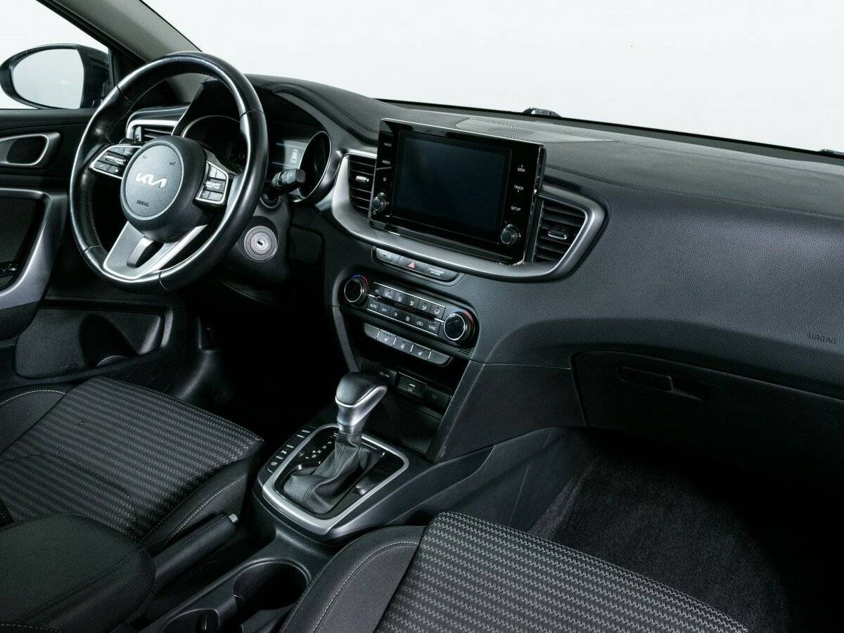 Купить Kia Ceed с пробегом. Фото: #9