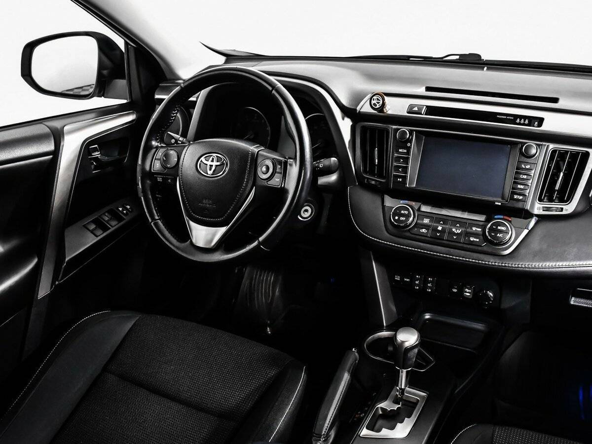 Купить Toyota RAV4 с пробегом. Фото: #8