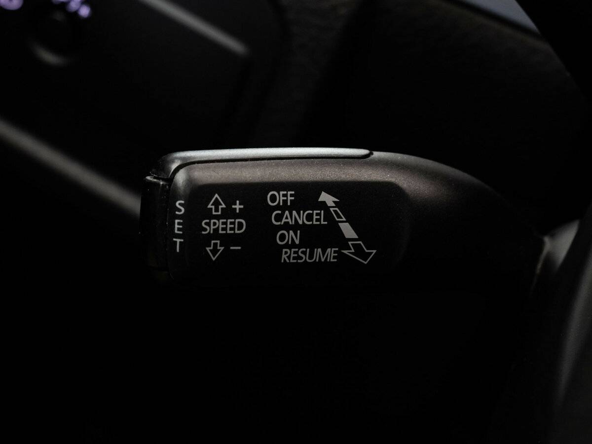 Купить Volkswagen Touareg с пробегом. Фото: #15