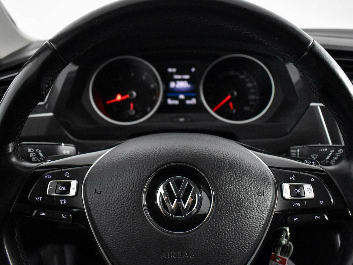 Купить Volkswagen Tiguan с пробегом. Фото: #17