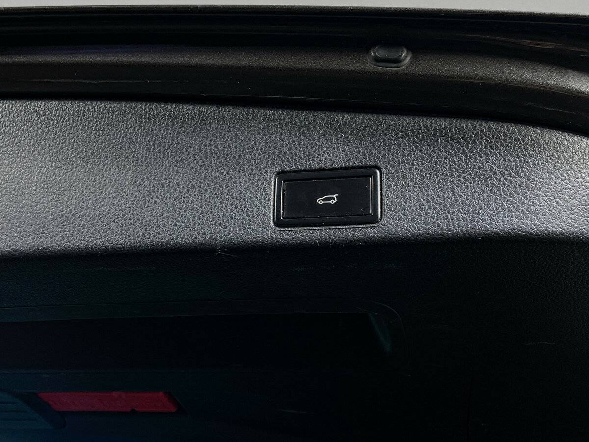 Купить Volkswagen Touareg с пробегом. Фото: #7