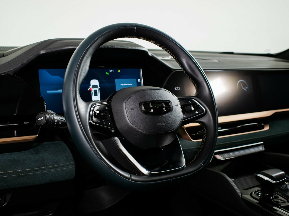 Купить Geely Monjaro с пробегом. Фото: #9