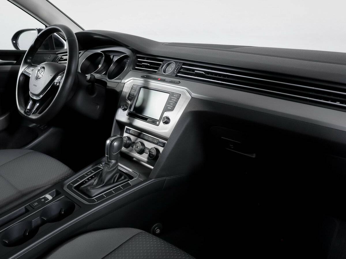 Купить Volkswagen Passat с пробегом. Фото: #6