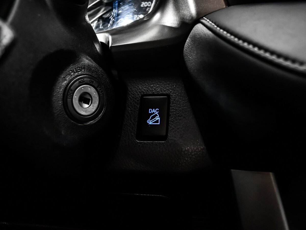 Купить Toyota RAV4 с пробегом. Фото: #13