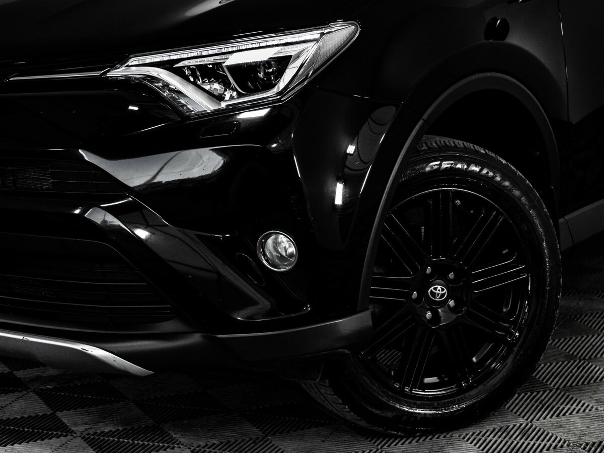 Купить Toyota RAV4 с пробегом. Фото: #2