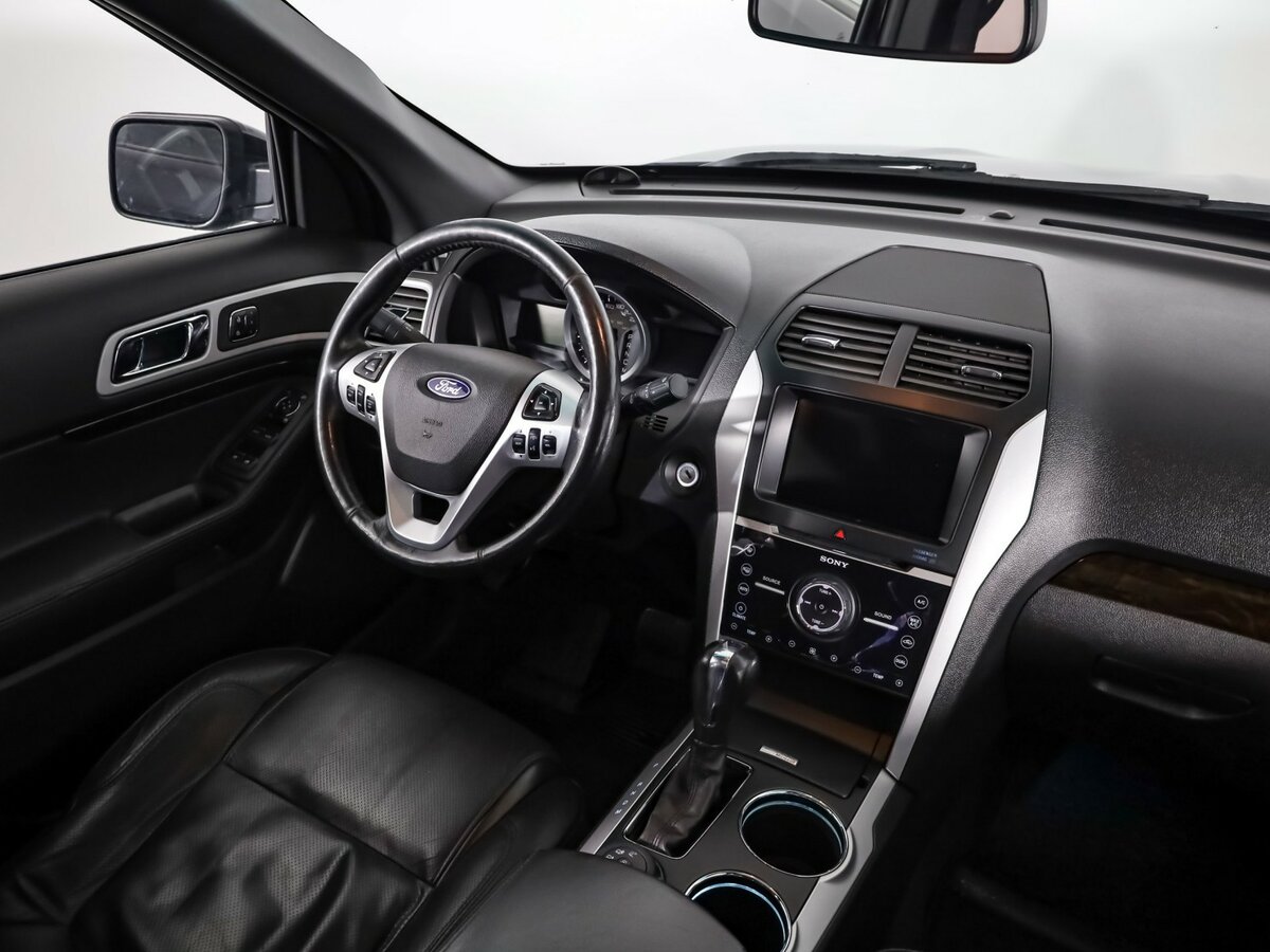 Купить Ford Explorer с пробегом. Фото: #8