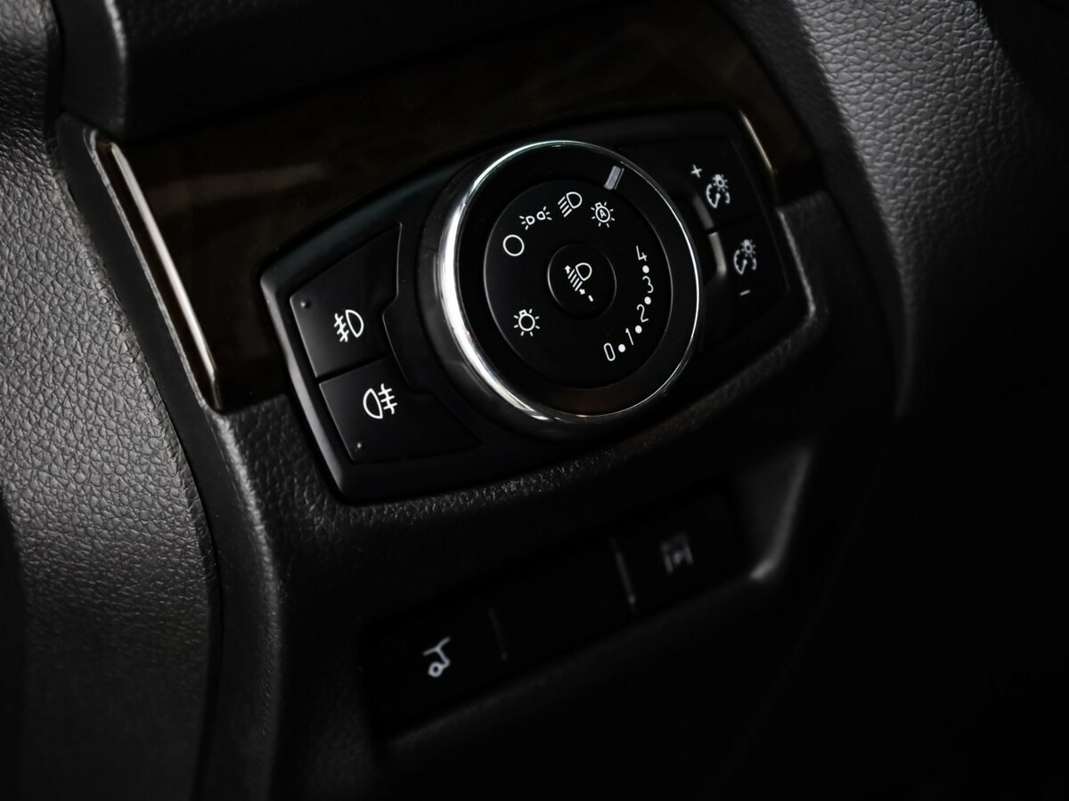 Купить Ford Explorer с пробегом. Фото: #13