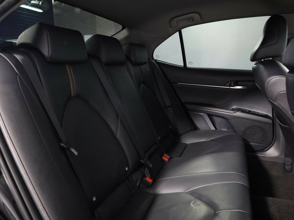 Купить Toyota Camry с пробегом. Фото: #9