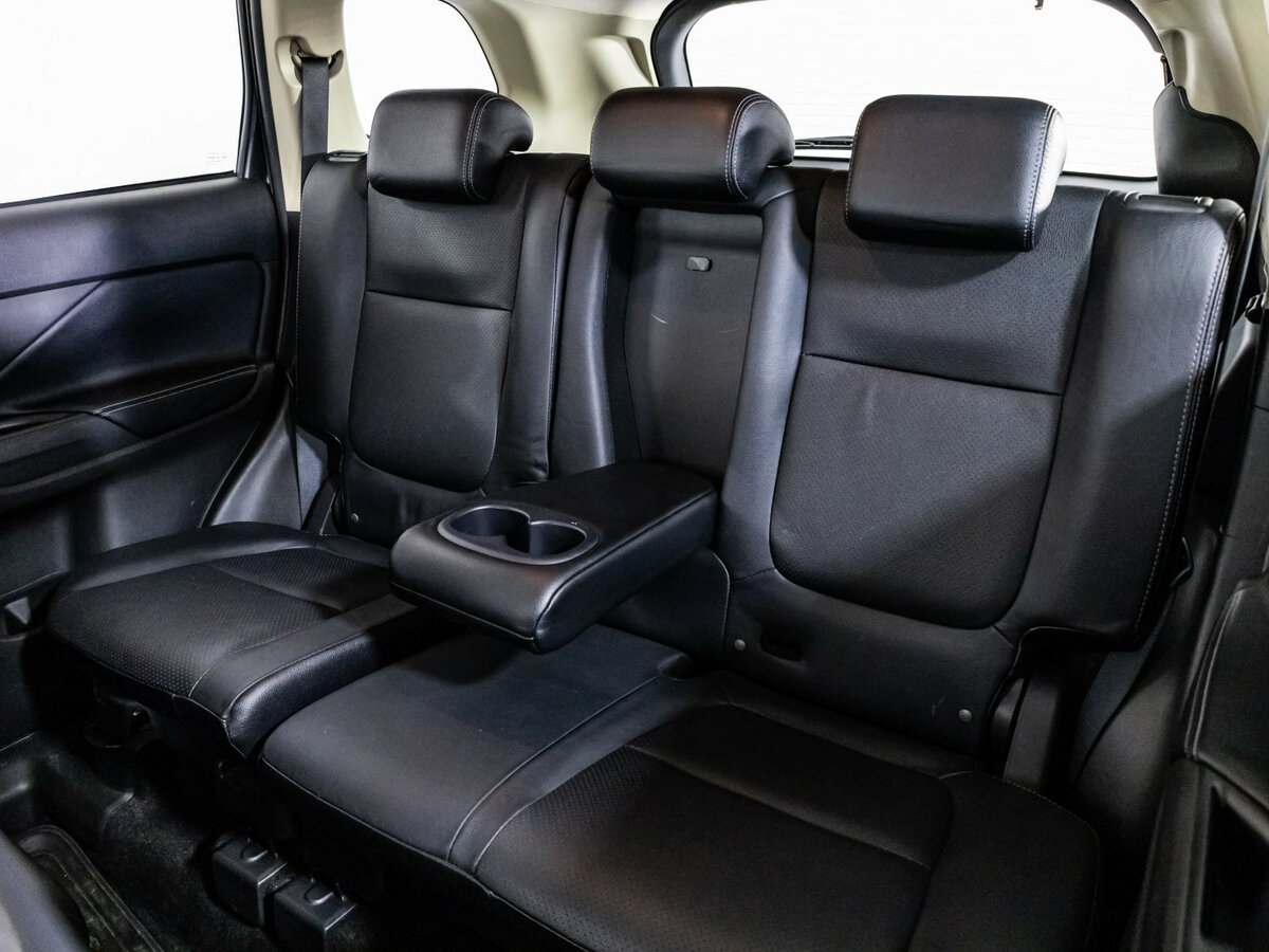 Купить Mitsubishi Outlander с пробегом. Фото: #16