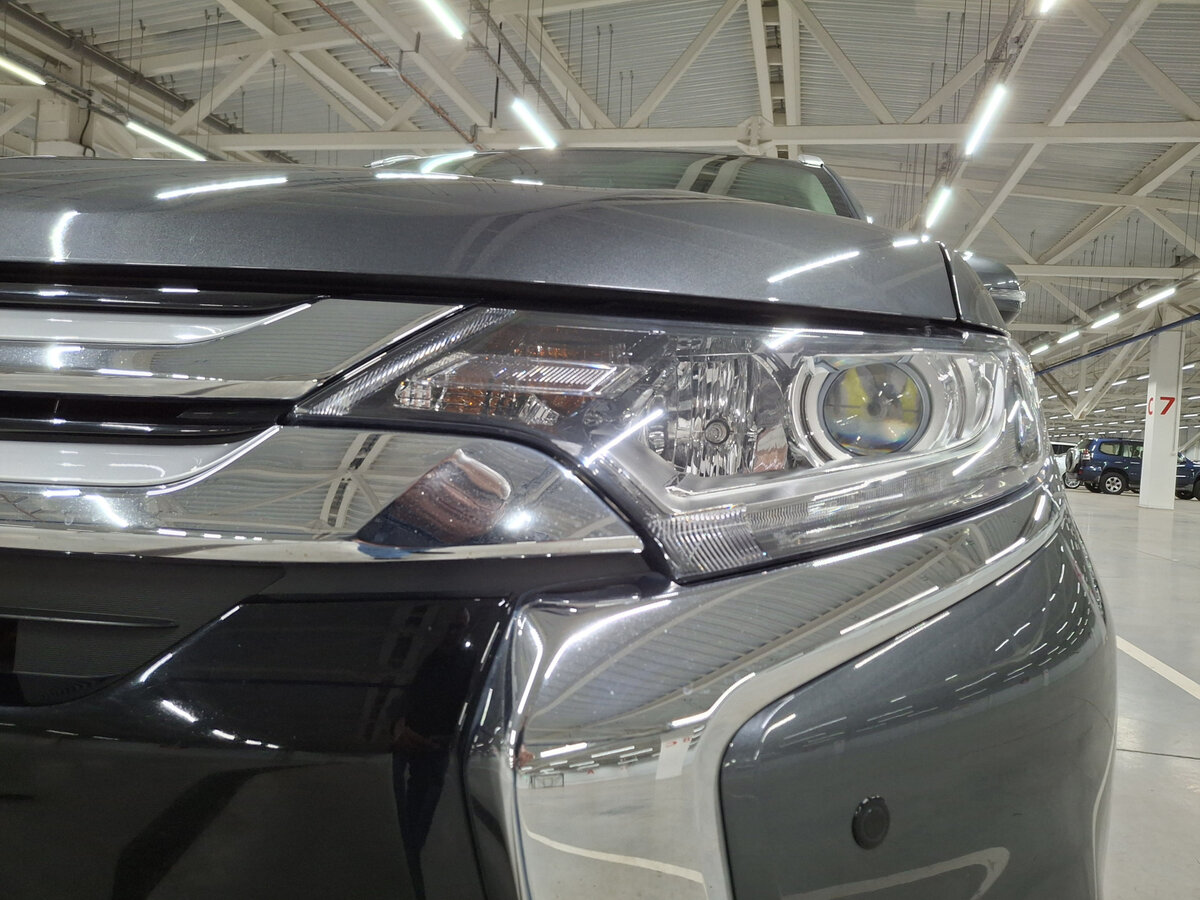 Купить Mitsubishi Outlander с пробегом. Фото: #15