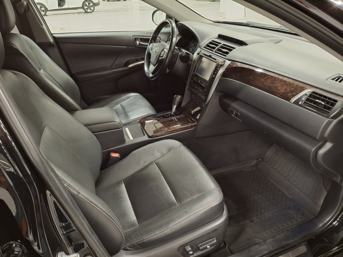Купить Toyota Camry с пробегом. Фото: #9