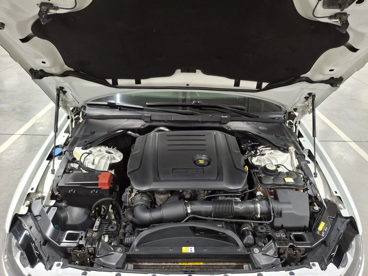 Купить Jaguar XF с пробегом. Фото: #8