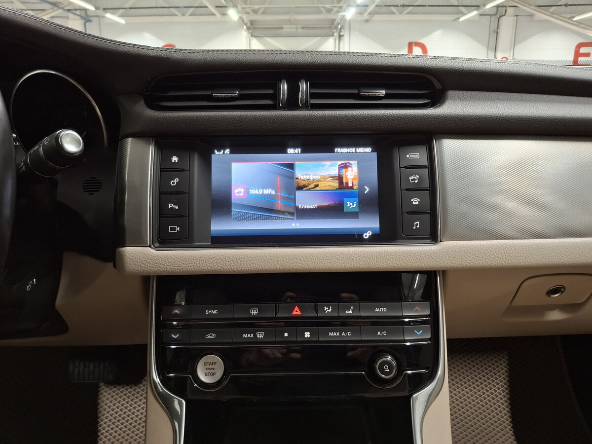 Купить Jaguar XF с пробегом. Фото: #14