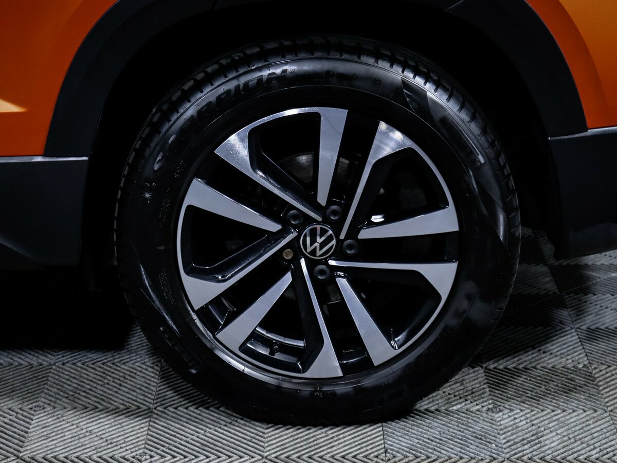 Купить Volkswagen Taos с пробегом. Фото: #11
