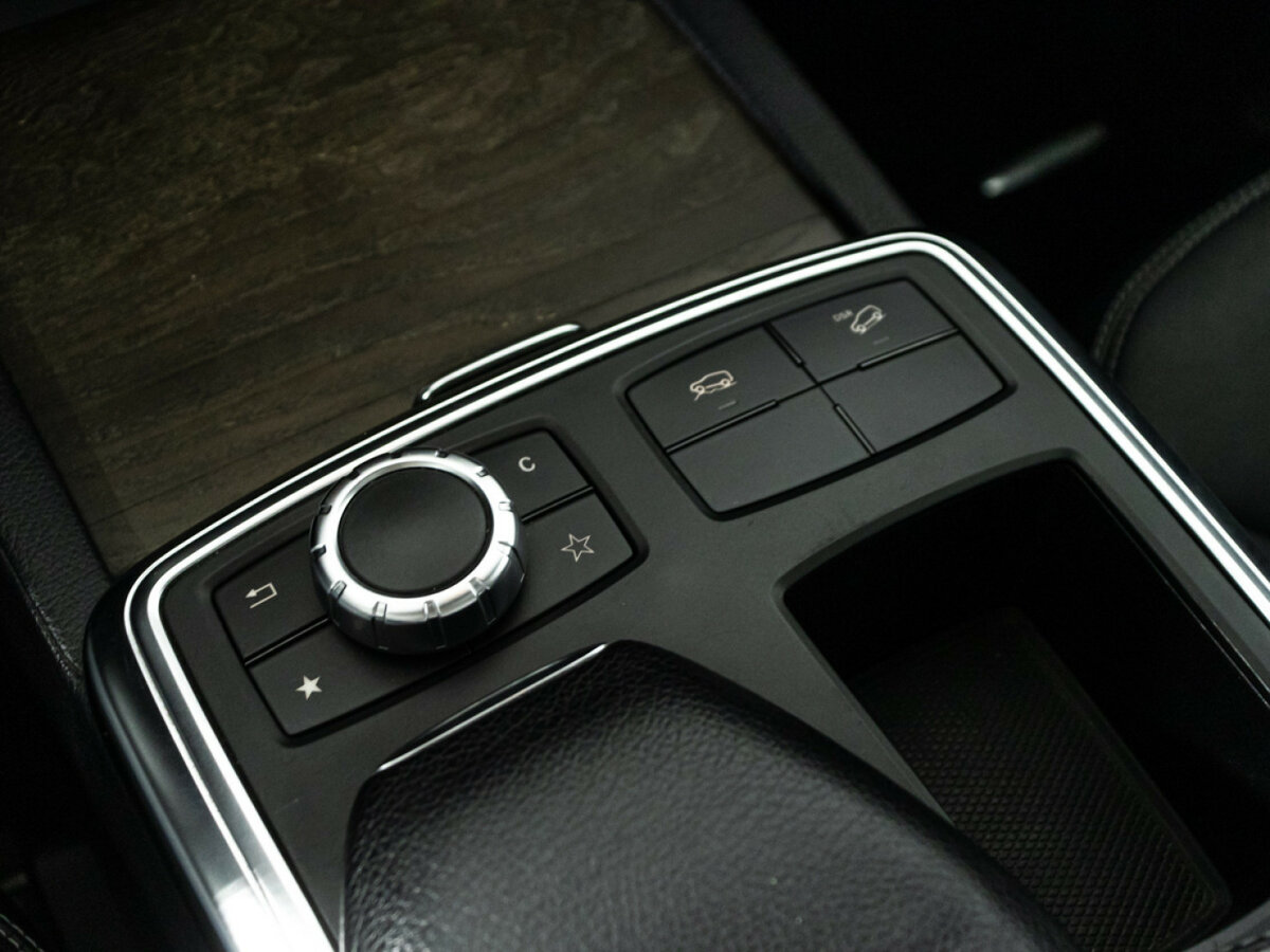 Купить Mercedes-Benz M-Класс с пробегом. Фото: #17