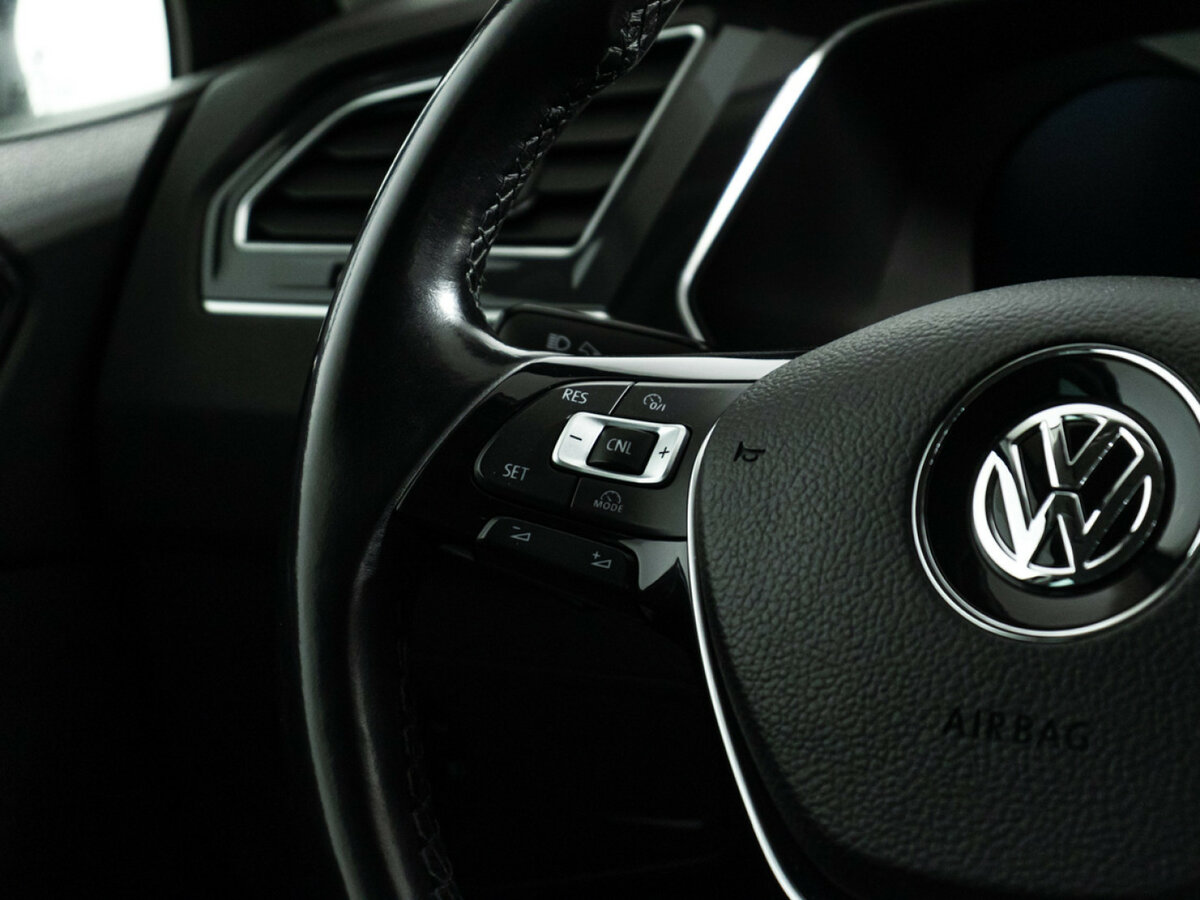 Купить Volkswagen Tiguan с пробегом. Фото: #16