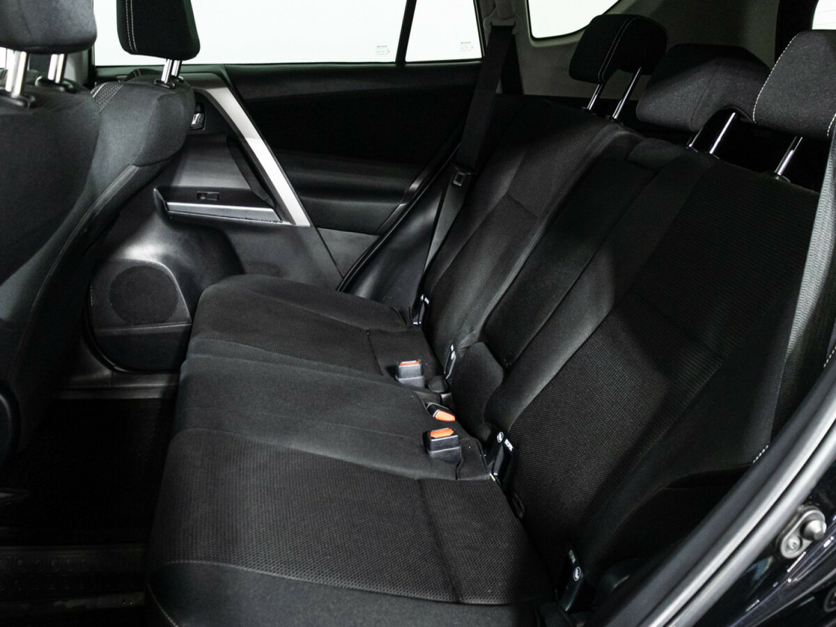 Купить Toyota RAV4 с пробегом. Фото: #9