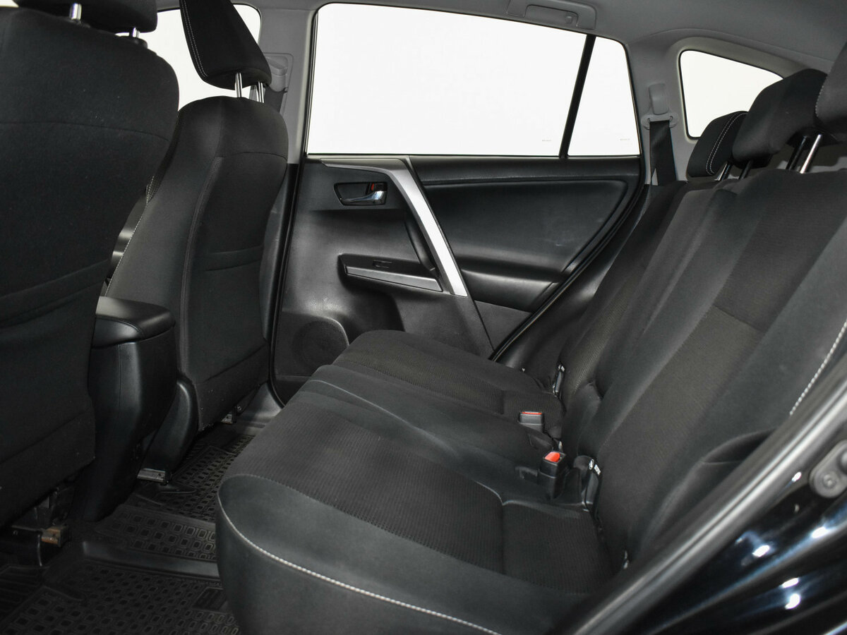 Купить Toyota RAV4 с пробегом. Фото: #10