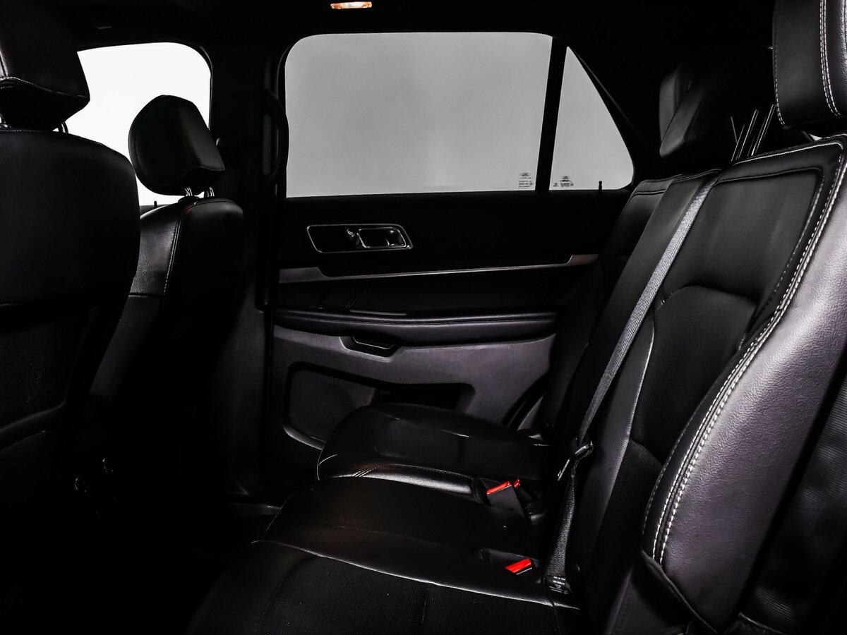 Купить Ford Explorer с пробегом. Фото: #12