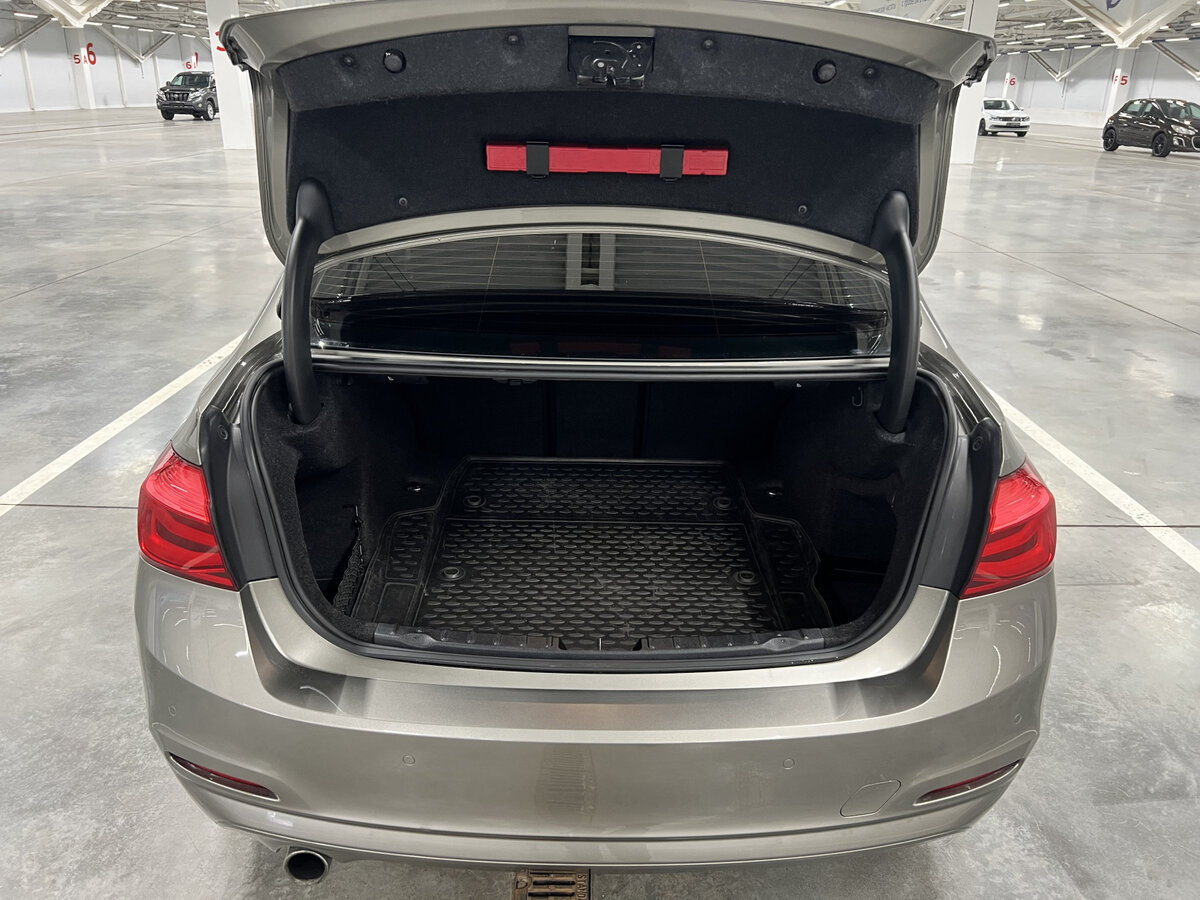 Купить BMW 3 серии с пробегом. Фото: #9