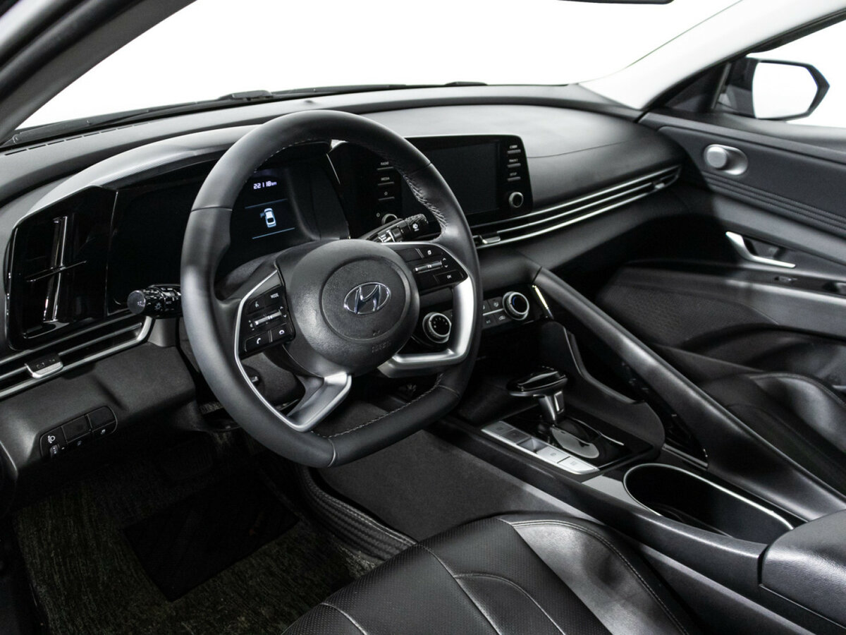 Купить Hyundai Elantra с пробегом. Фото: #10