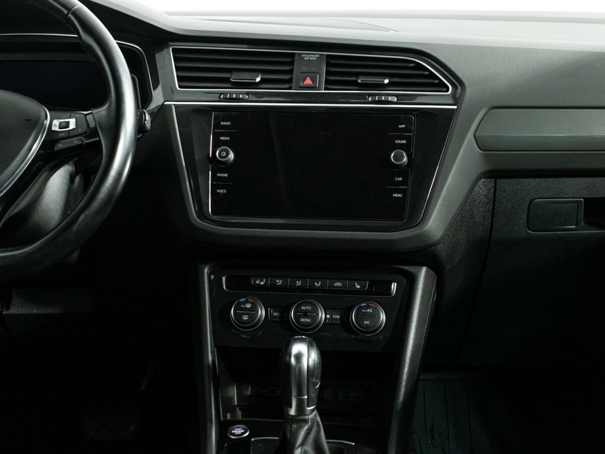 Купить Volkswagen Tiguan с пробегом. Фото: #11