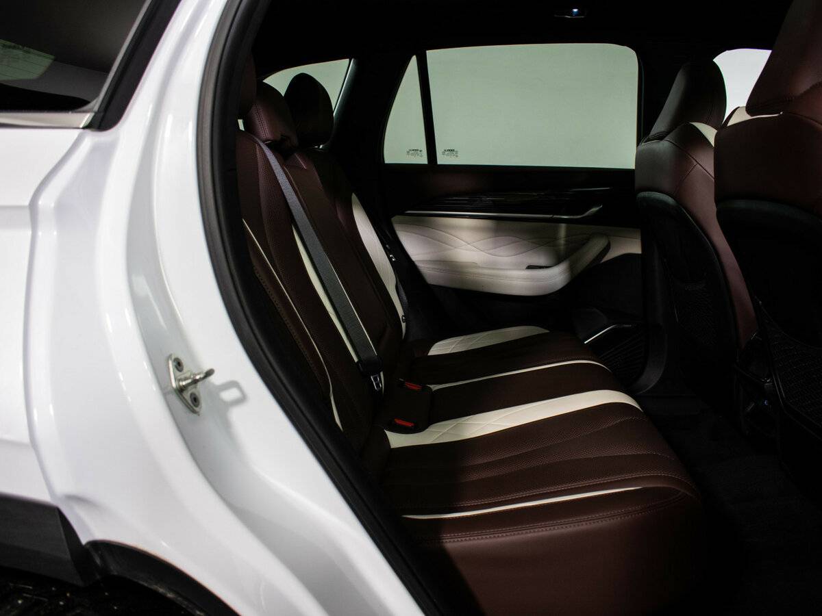 Купить Geely Monjaro с пробегом. Фото: #9