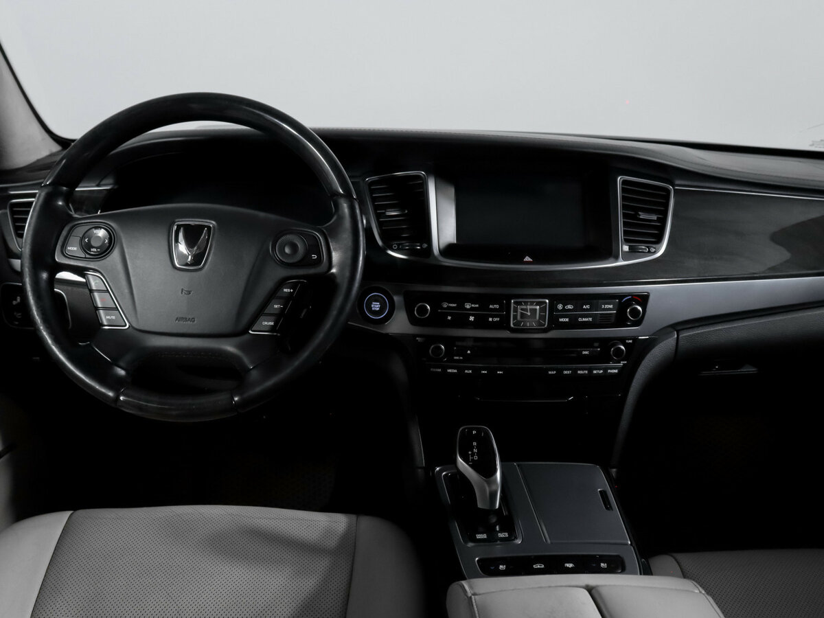 Купить Hyundai Equus с пробегом. Фото: #11