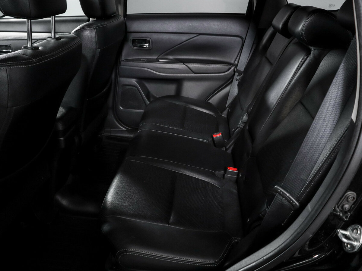 Купить Mitsubishi Outlander с пробегом. Фото: #9