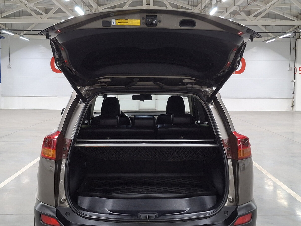 Купить Toyota RAV4 с пробегом. Фото: #9