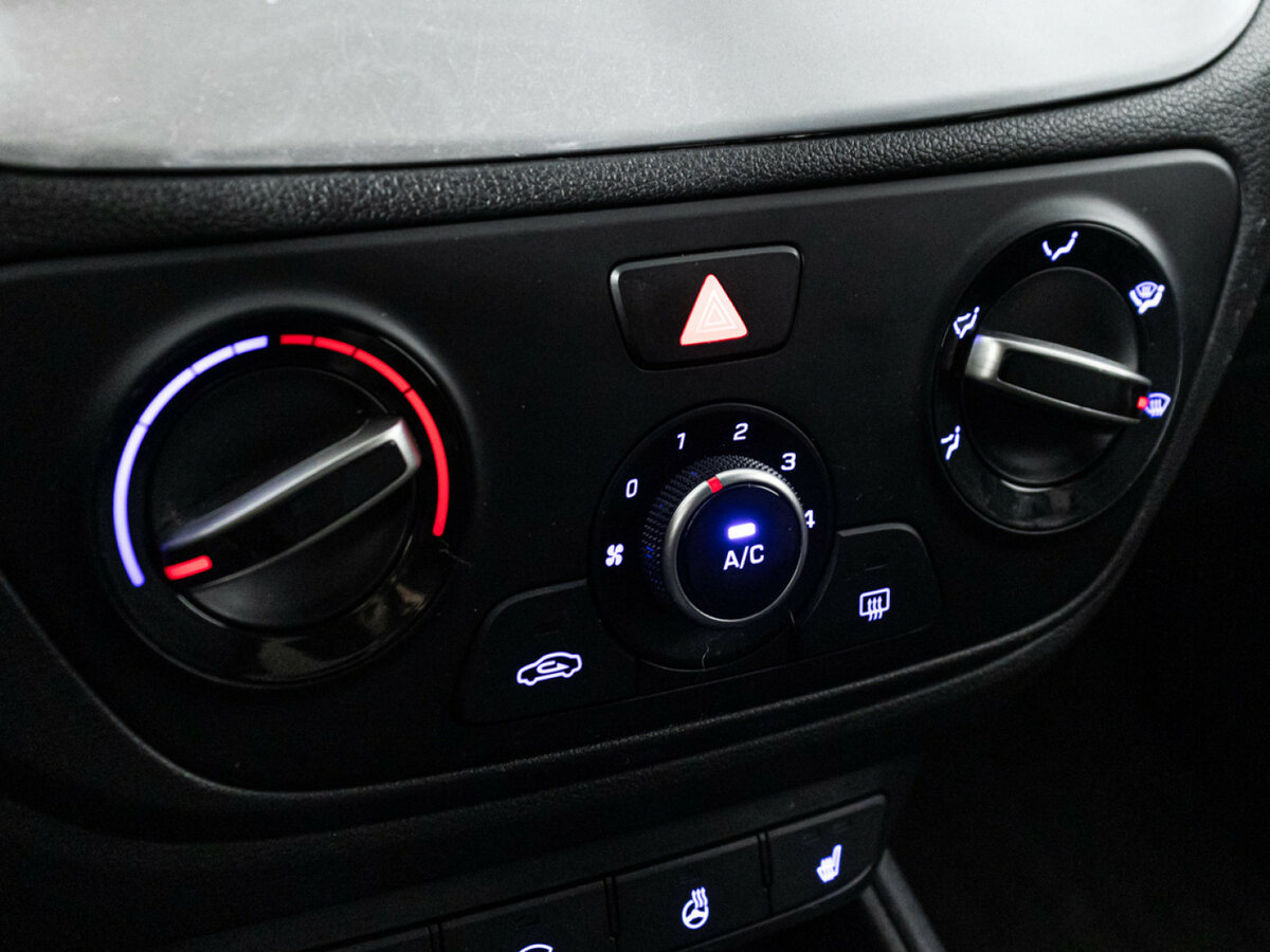 Купить Hyundai Solaris с пробегом. Фото: #16