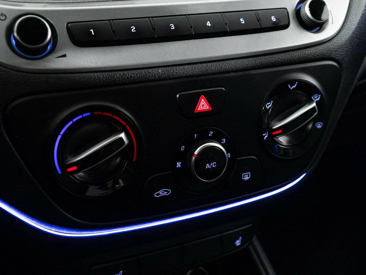 Купить Hyundai Solaris с пробегом. Фото: #14