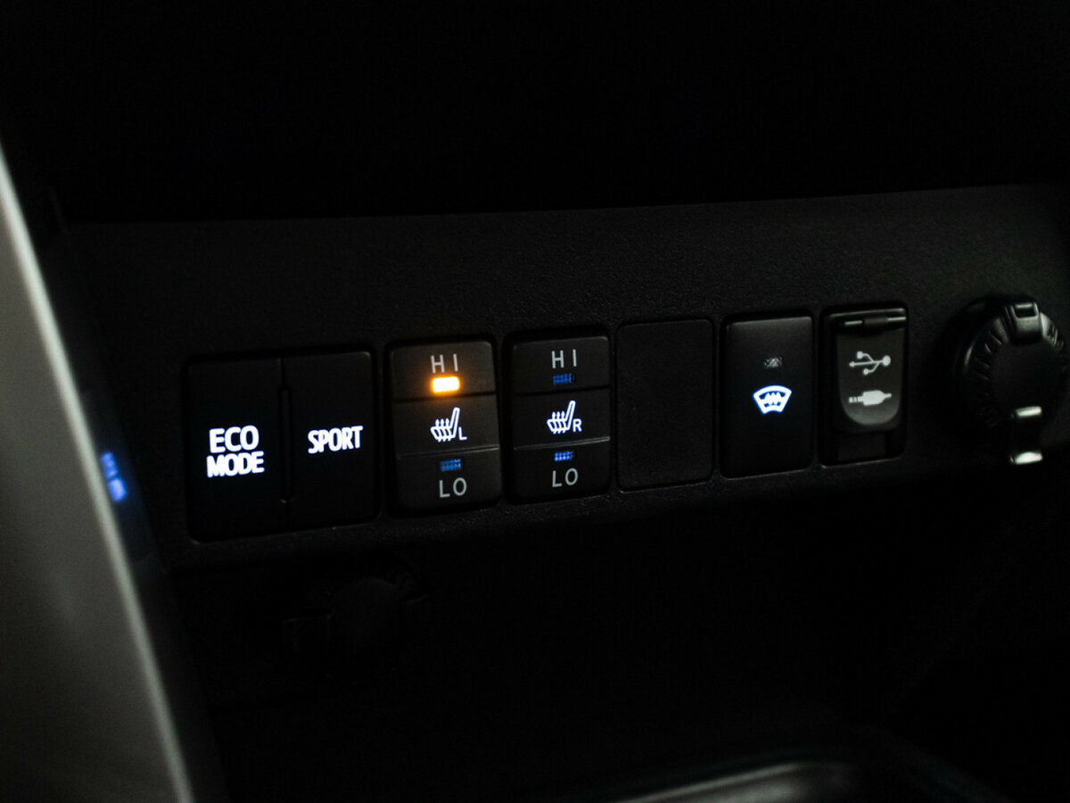 Купить Toyota RAV4 с пробегом. Фото: #14