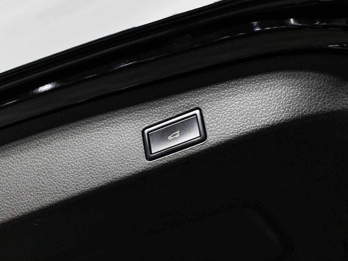Купить Volkswagen Touareg с пробегом. Фото: #20
