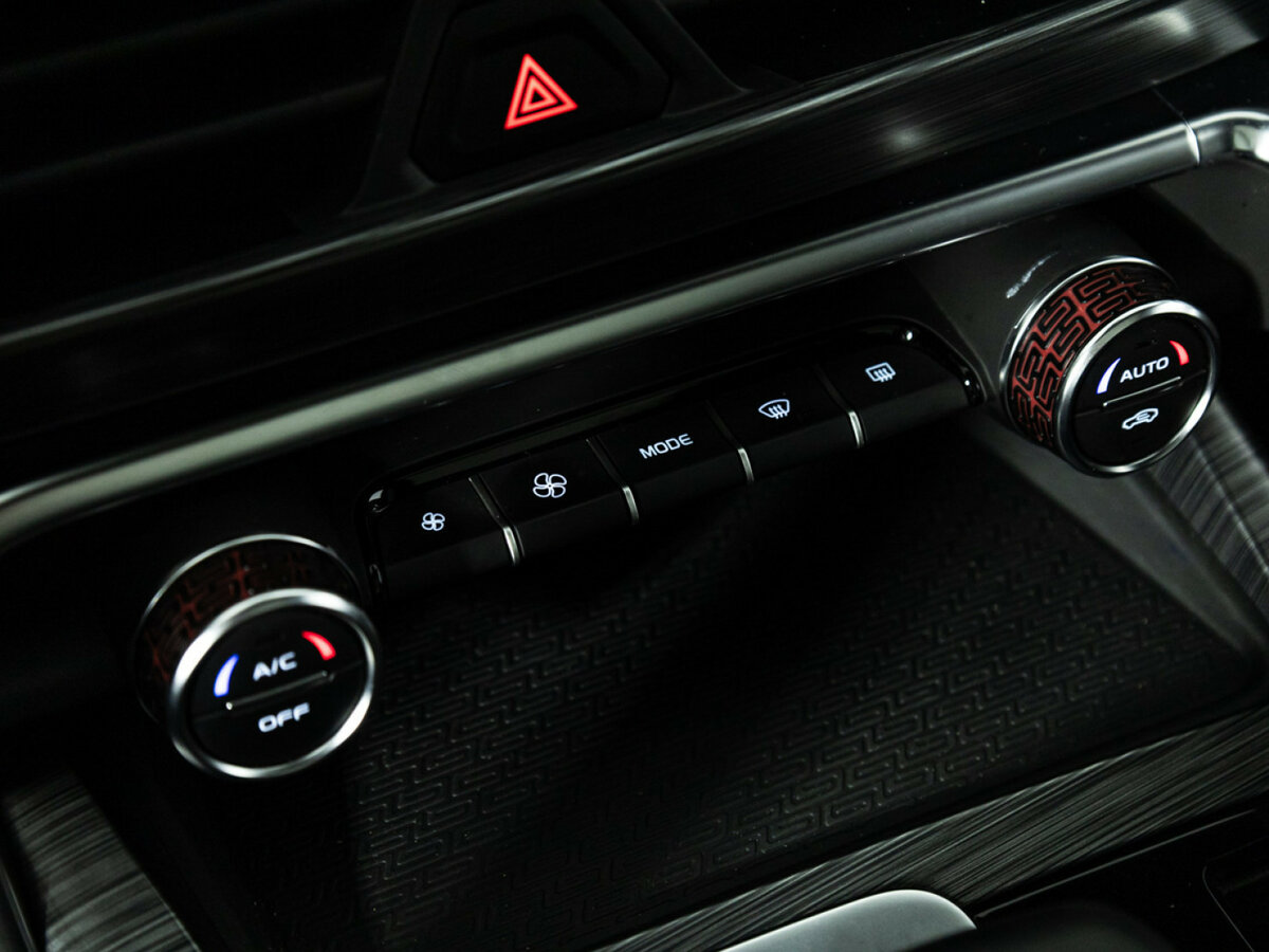 Купить Geely Tugella с пробегом. Фото: #19