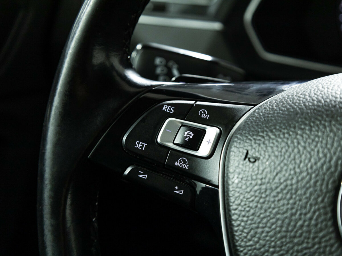 Купить Volkswagen Tiguan с пробегом. Фото: #21