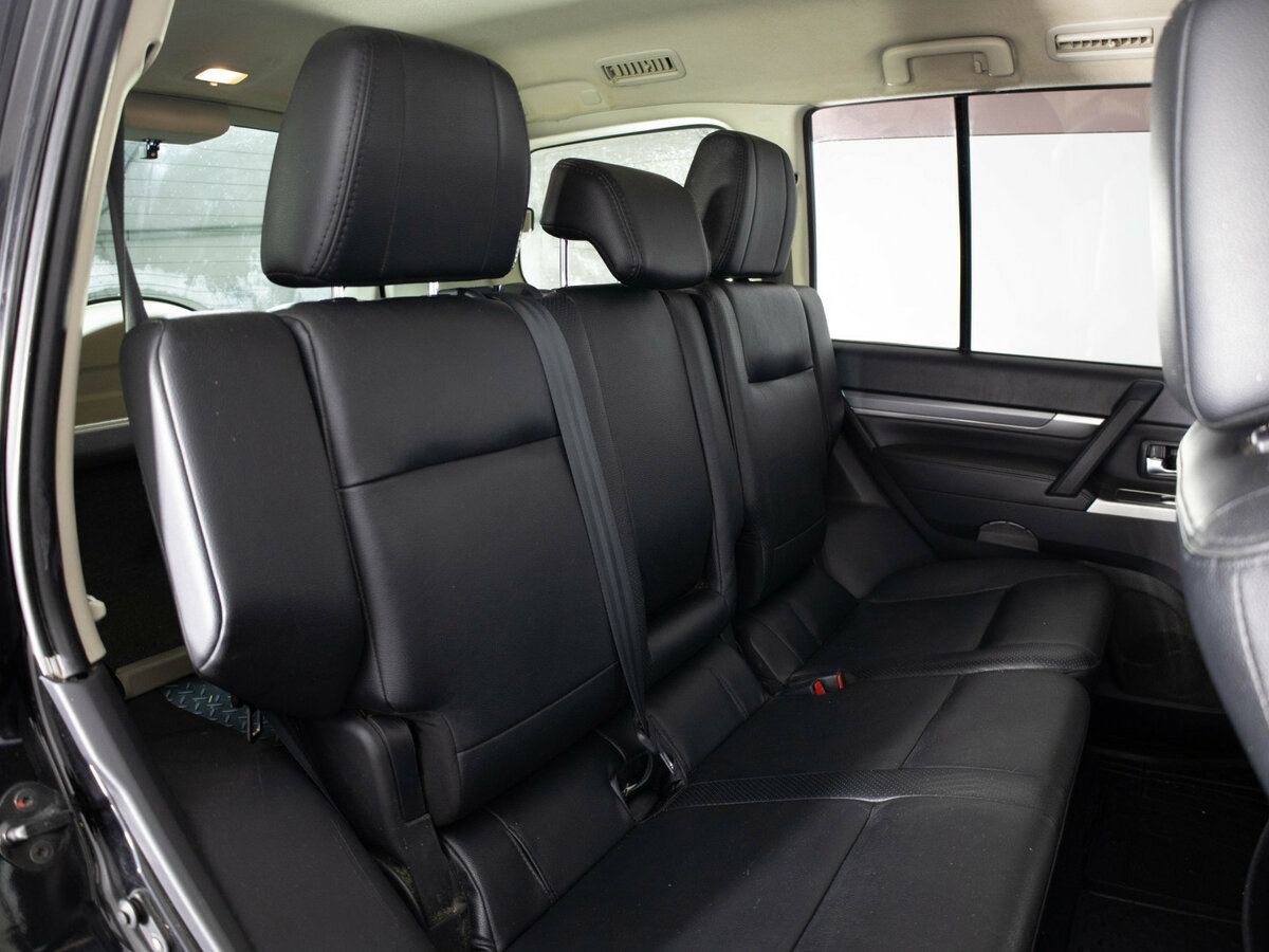 Купить Mitsubishi Pajero с пробегом. Фото: #10