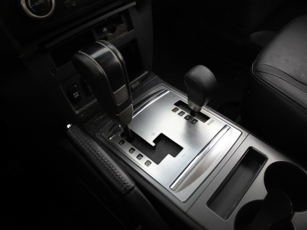 Купить Mitsubishi Pajero с пробегом. Фото: #11