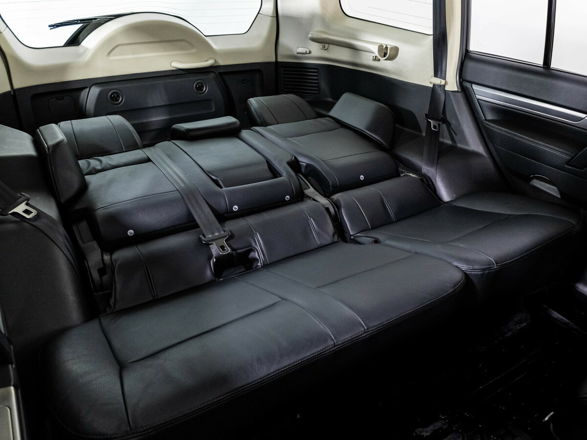Купить Mitsubishi Pajero с пробегом. Фото: #28