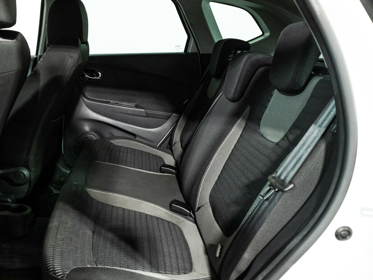 Купить Renault Kaptur с пробегом. Фото: #9